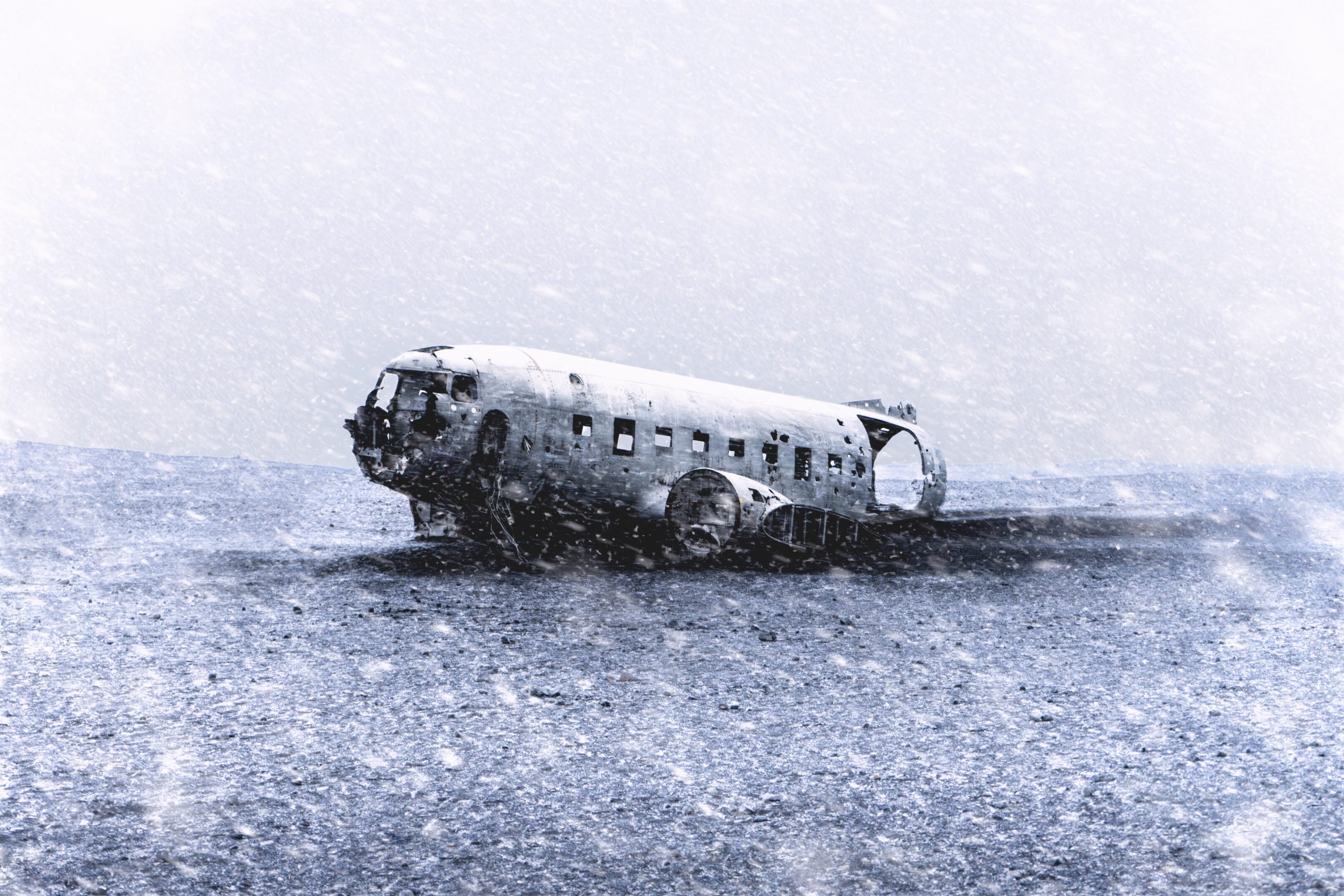 A blizzard overcomes the Iceland plane wreck