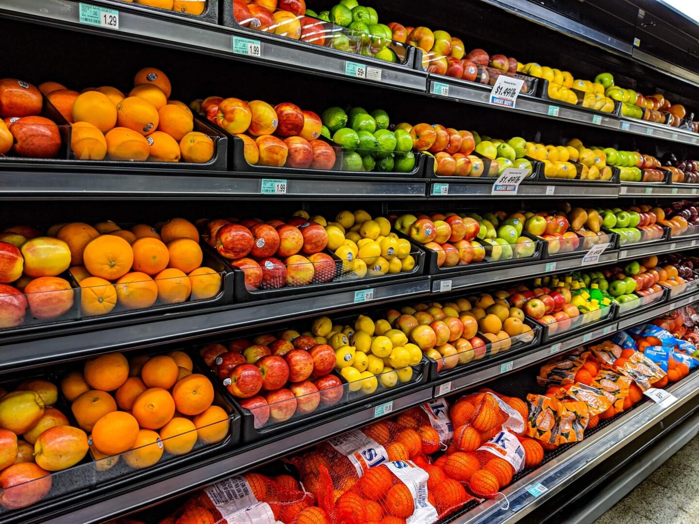 Iceland Groceries & Supermarkets: 5 Things You Should Know - Buubble