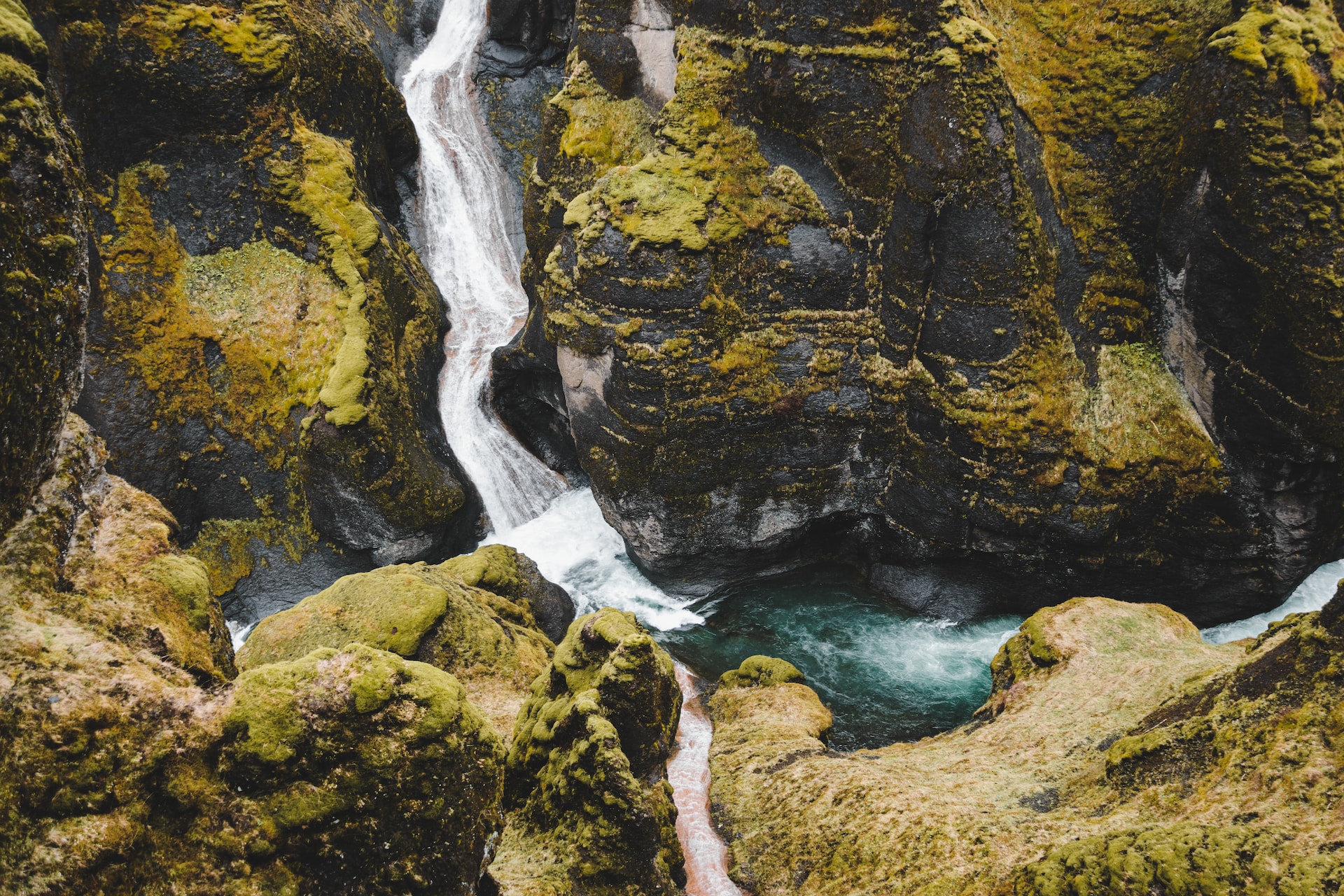 Fjaðrárgljúfur canyon: A fairy-tale spot - Buubble